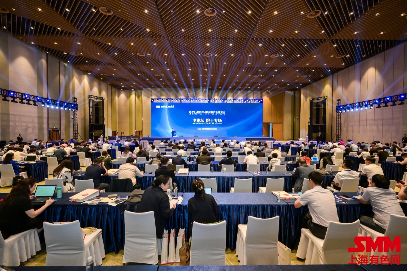 CLNB 2024聚焦新能源产业趋势京能新能源孙茂建畅谈超充未来(图1) CLNB 2024聚焦新能源产业趋势京能新能源孙茂建畅谈超充未来(图1)